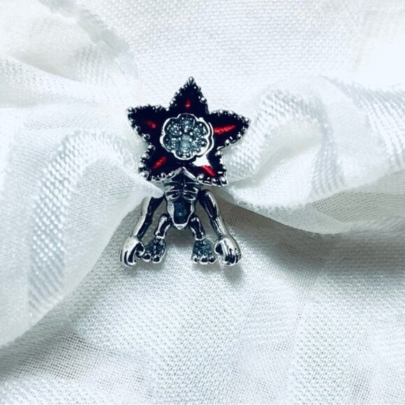 👹 NWOT Stranger Things Moveable Demogorgon Charm ✨ - Picture 7 of 12